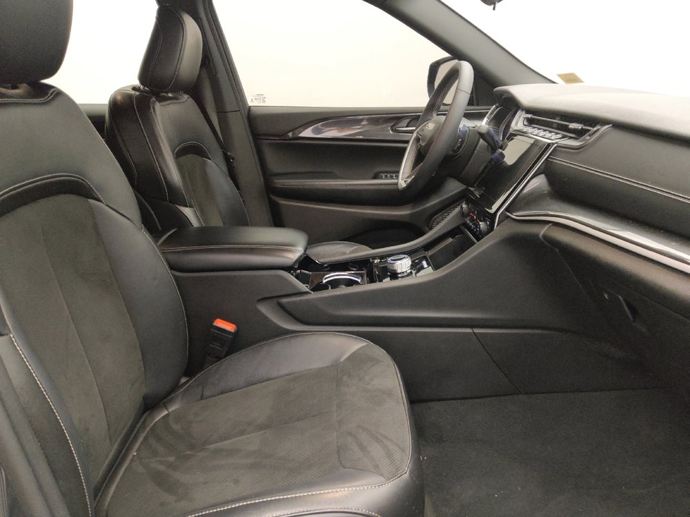 Used 2023 Jeep Grand Cherokee L Laredo RWD image 21