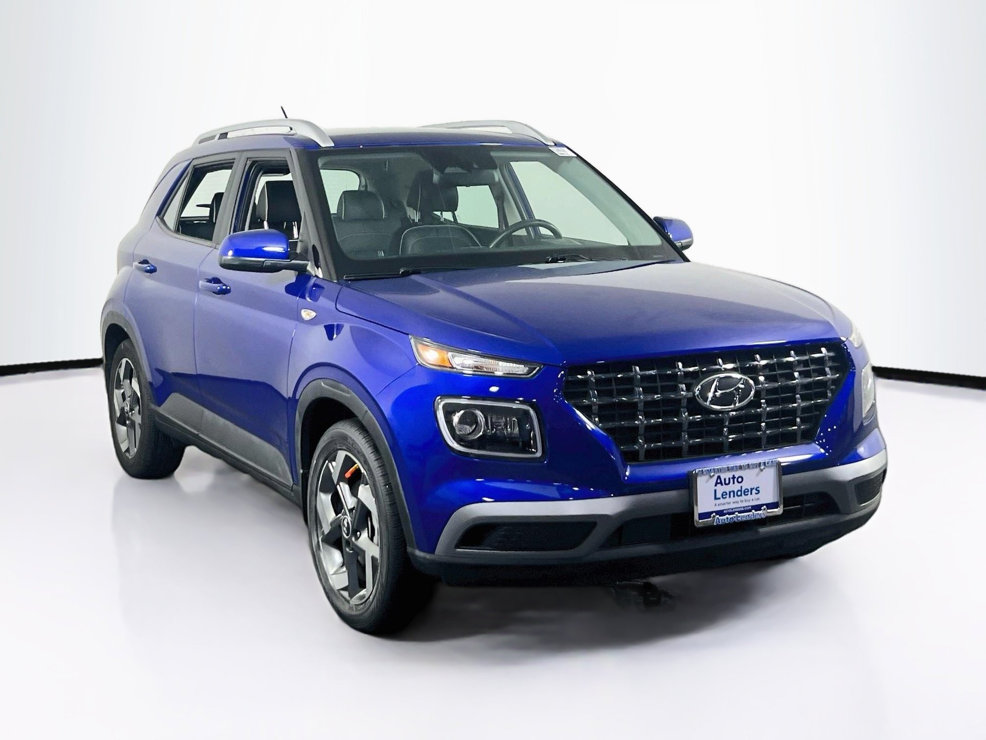 Used 2024 Hyundai Venue Limited FWD image 3