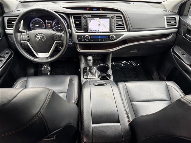 Used 2019 Toyota Highlander XLE image 25