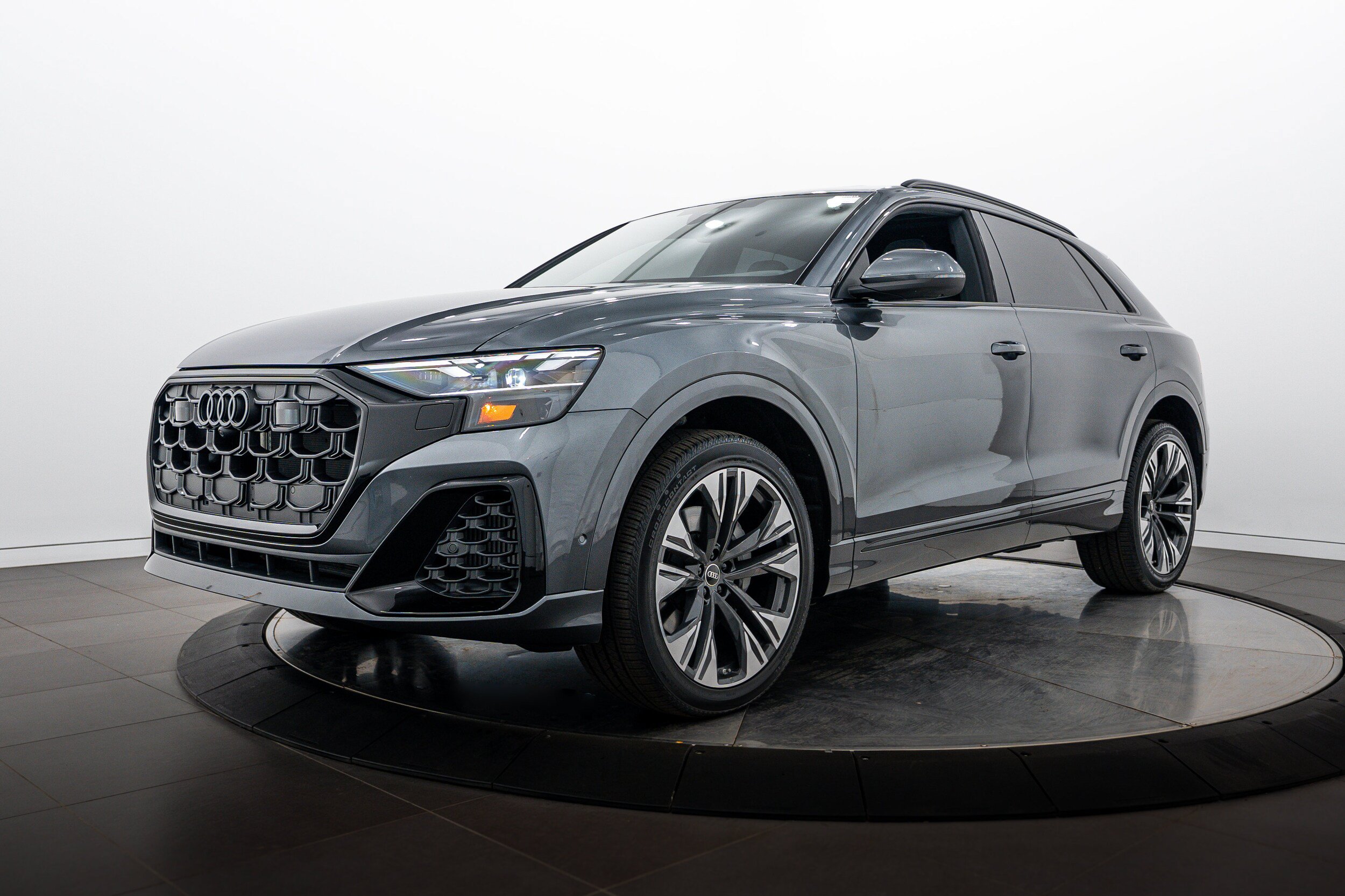 Certified 2025 Audi Q8 Premium Plus AWD/4WD image 7