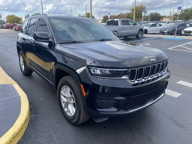 Used 2025 Jeep Grand Cherokee Laredo X w/ Luxury Tech Group I image 2