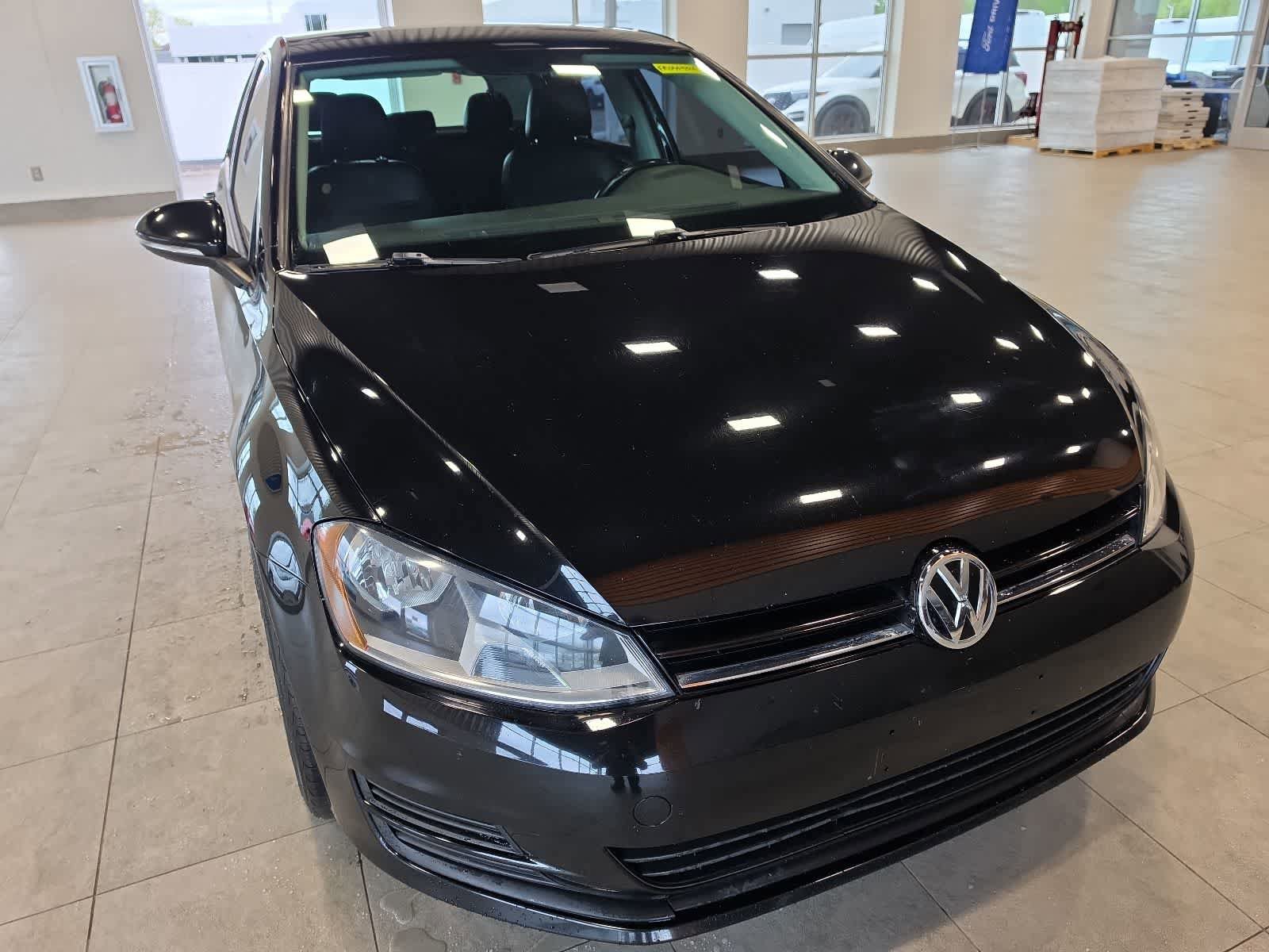 Used 2015 Volkswagen Golf TDI S FWD image 4