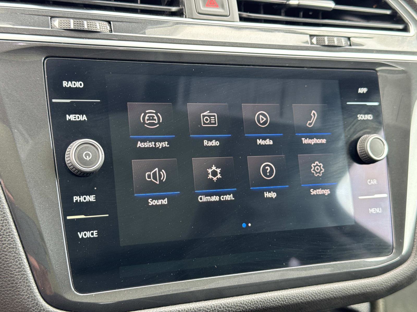 Certified 2023 Volkswagen Tiguan SE w/ Panoramic Sunroof Package image 13