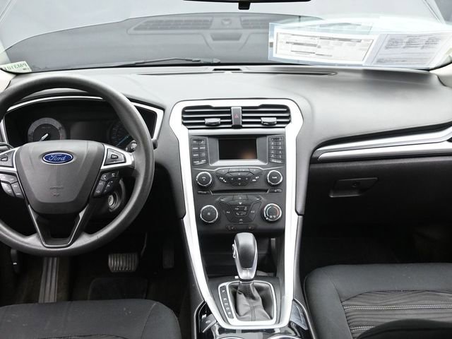 Used 2016 Ford Fusion SE w/ SE Cold Weather Package image 24