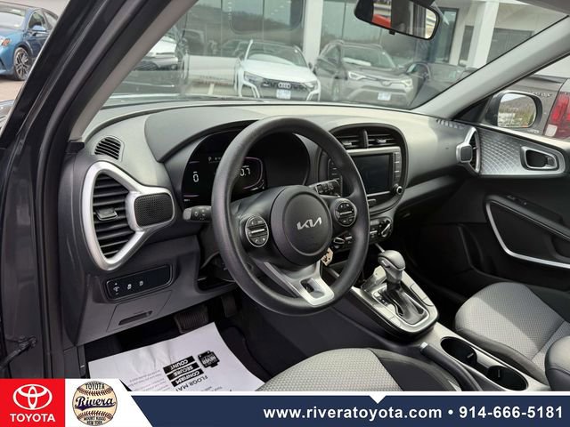 Used 2023 Kia Soul LX w/ LX Technology Package image 12