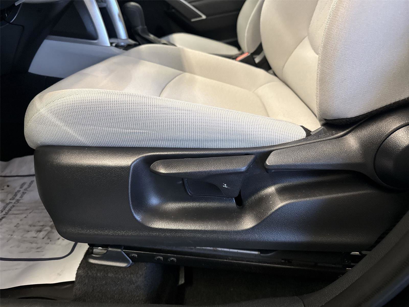 Used 2023 Toyota Corolla Cross L image 14