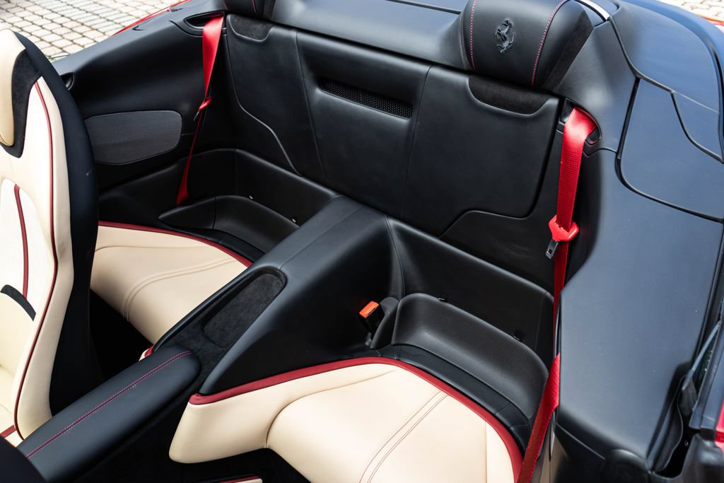 Certified 2025 Ferrari Roma Spider RWD image 42