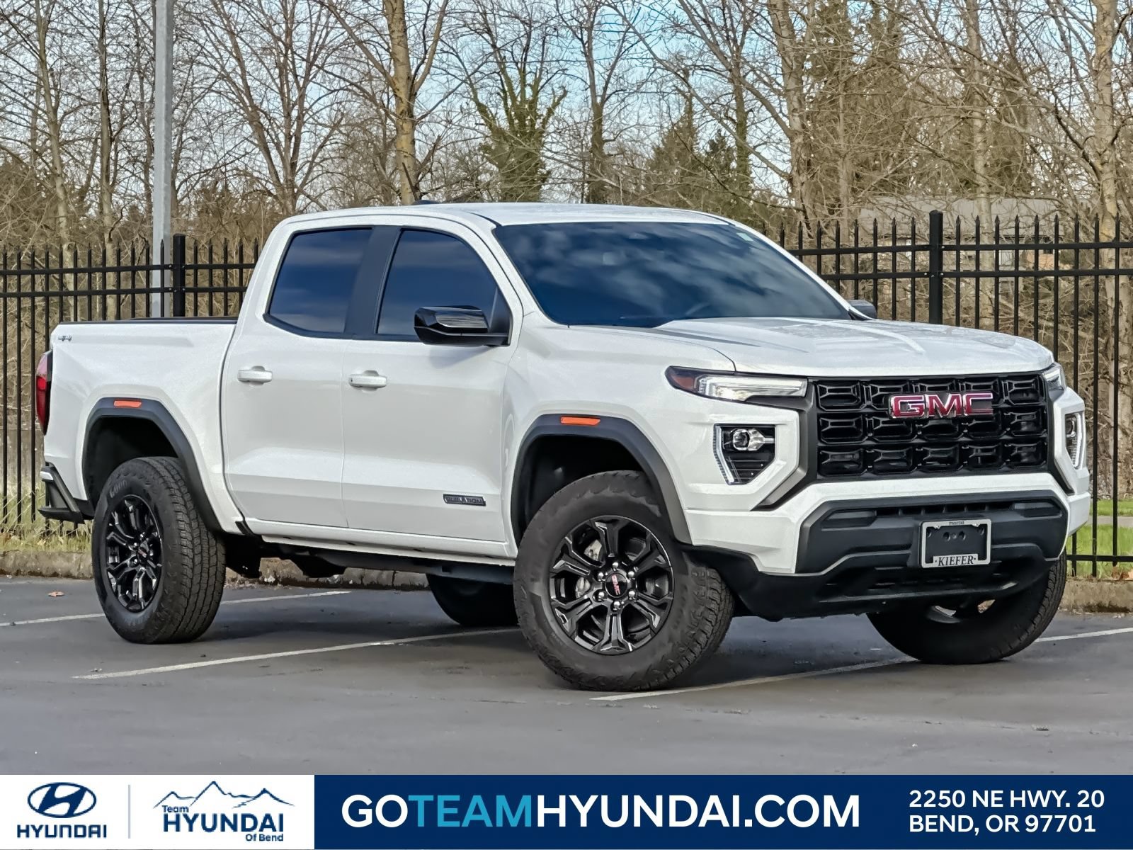 Used 2025 GMC Canyon Elevation