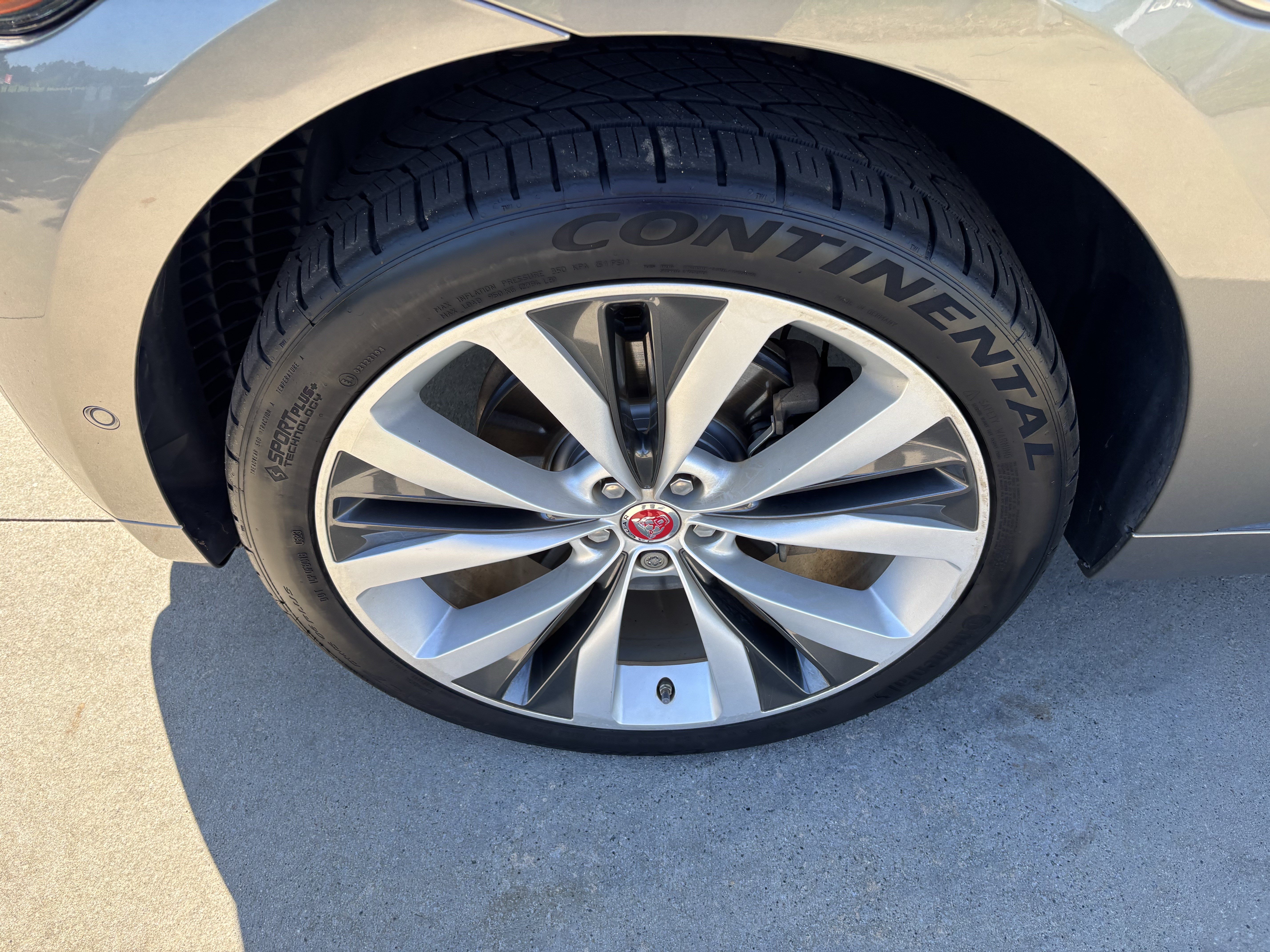 Used 2019 Jaguar F-PACE R-Sport AWD/4WD image 13
