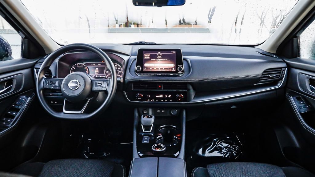 Used 2024 Nissan Rogue SV image 13