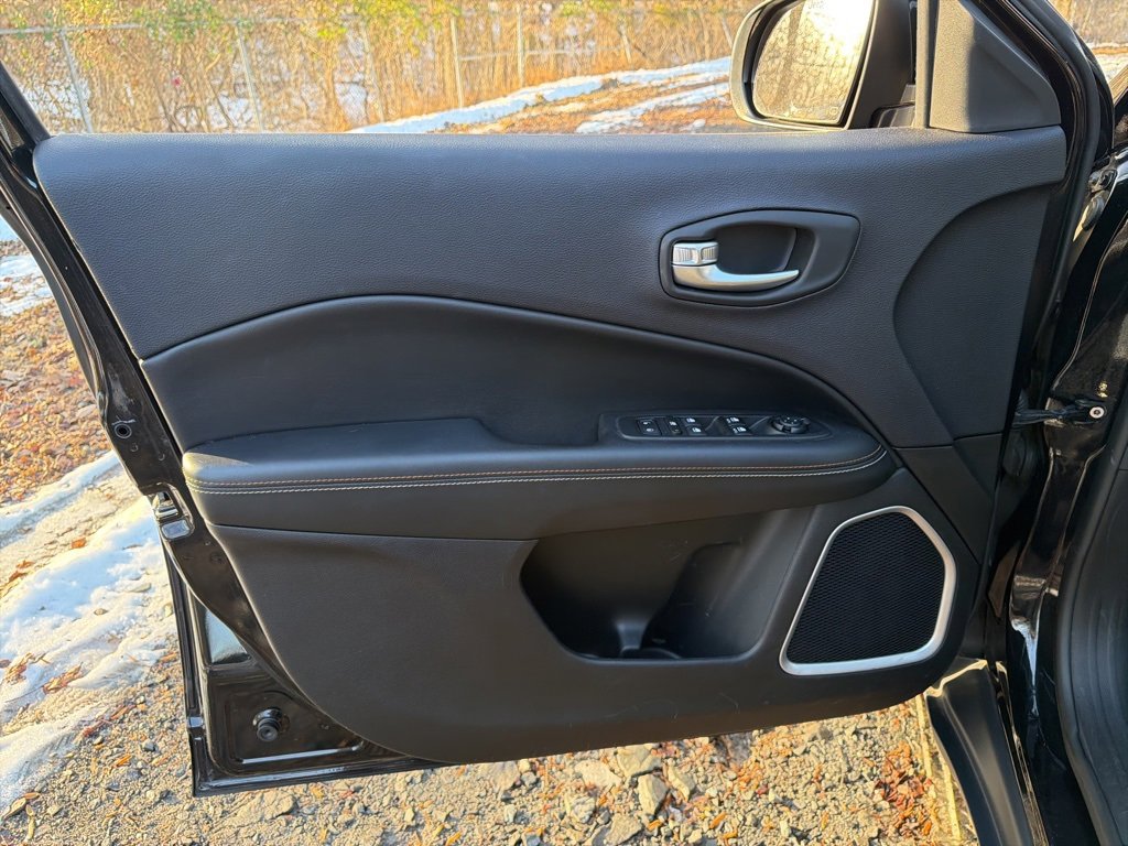 Used 2018 Jeep Compass Latitude w/ Popular Equipment Group image 16