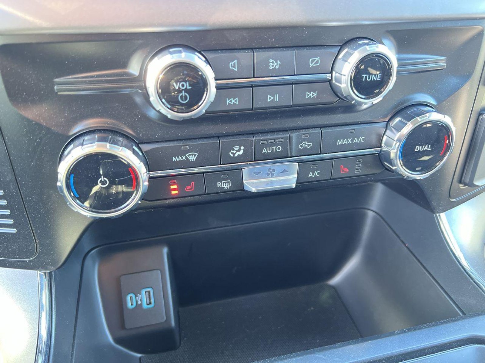 New 2024 Ford F150 Lightning XLT w/ Max Trailer Tow Package image 21