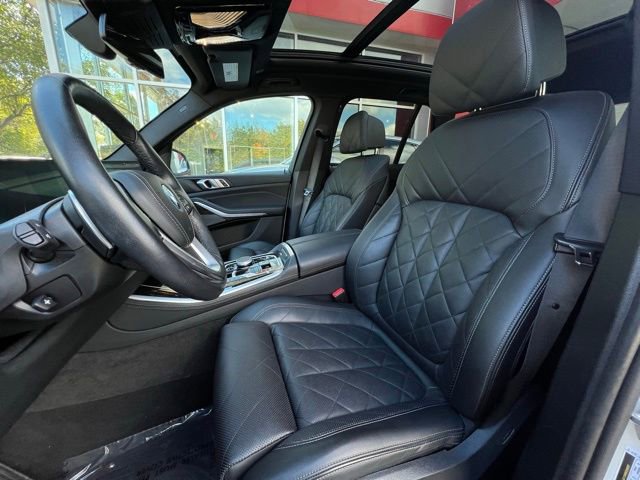Used 2024 BMW X5 xDrive50e image 7