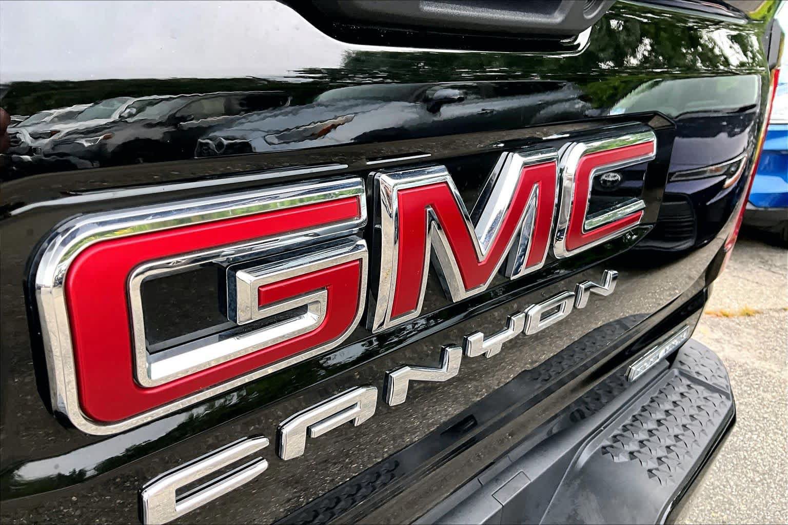 Used 2024 GMC Canyon Elevation w/ Elevation Premium Package AWD/4WD image 29