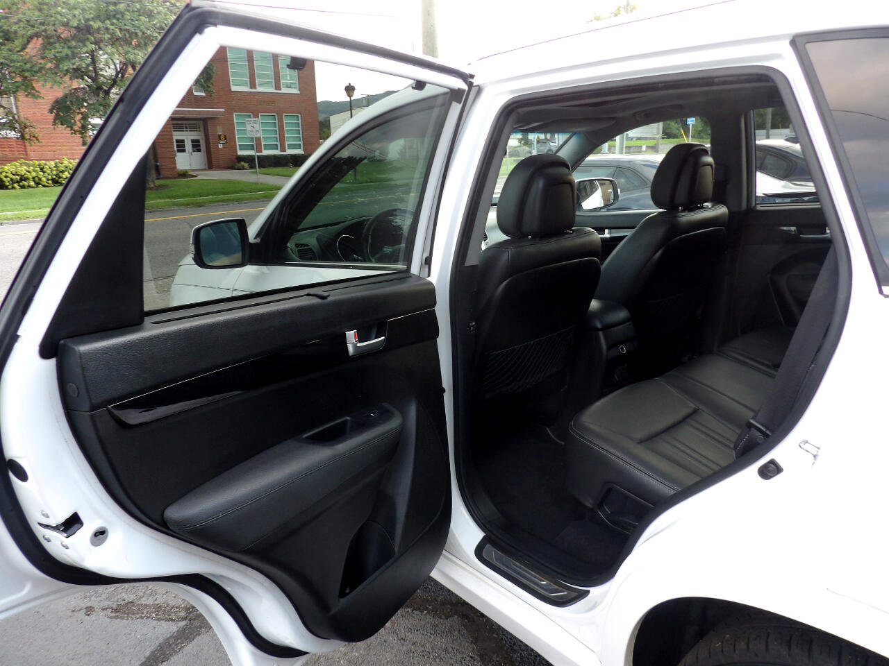 Used 2015 Kia Sorento SX image 14