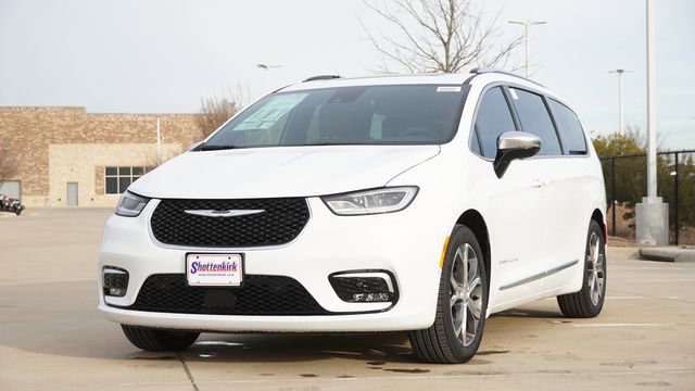 New 2026 Chrysler Pacifica Pinnacle FWD image 3