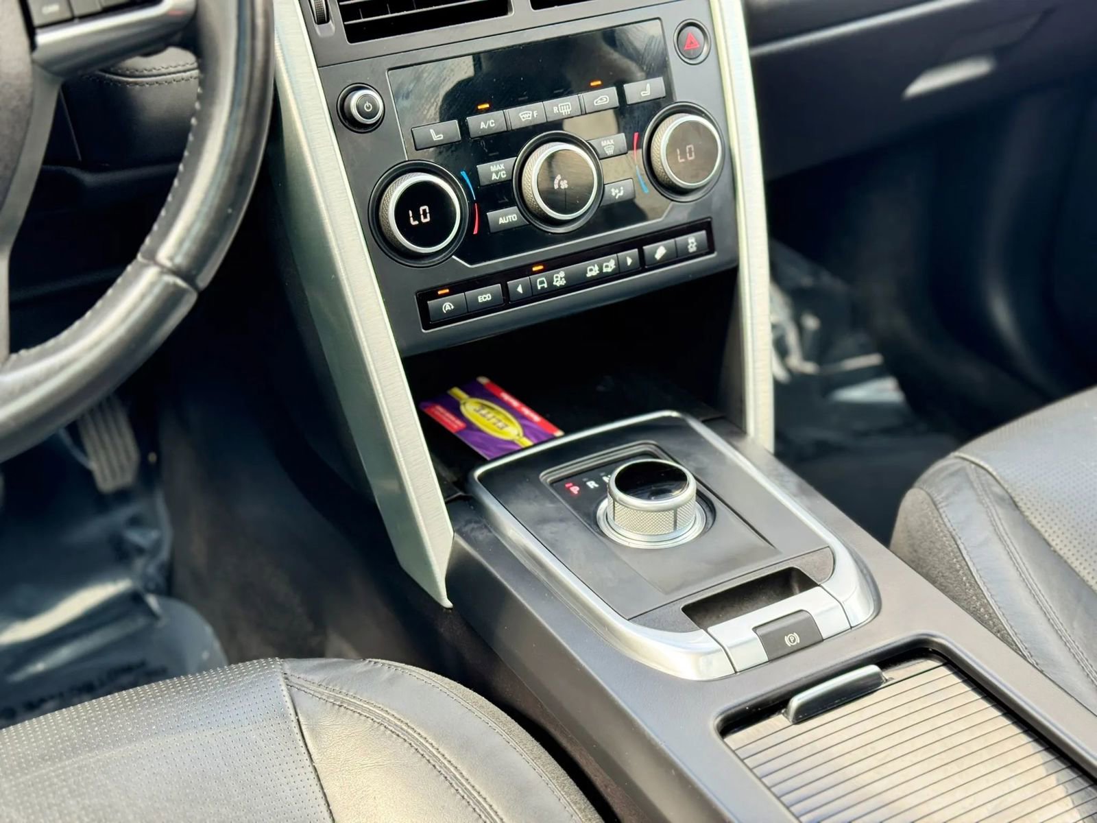 Used 2016 Land Rover Discovery Sport HSE Luxury image 31