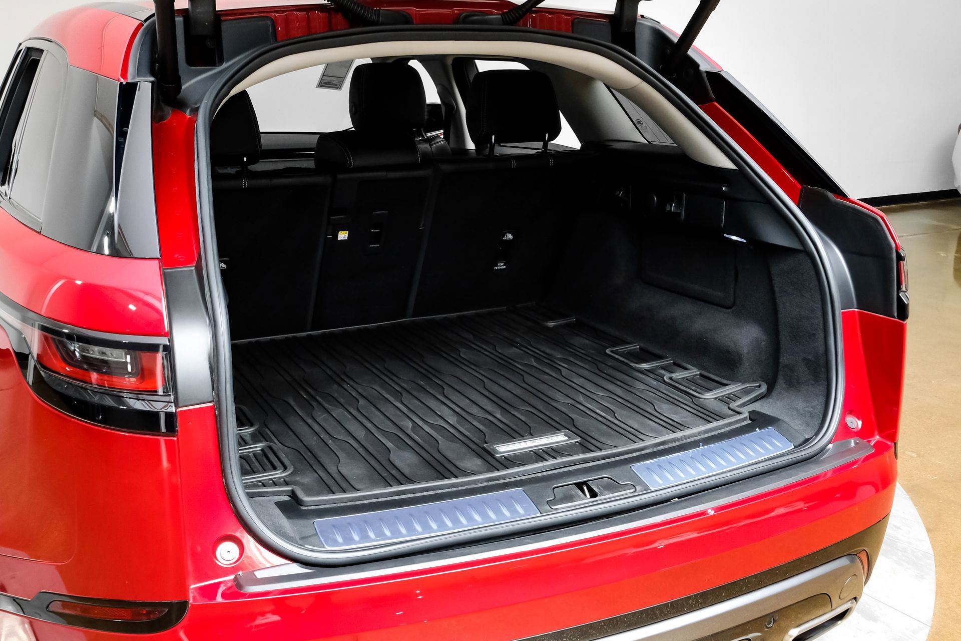 Used 2023 Land Rover Range Rover Velar R-Dynamic S image 55