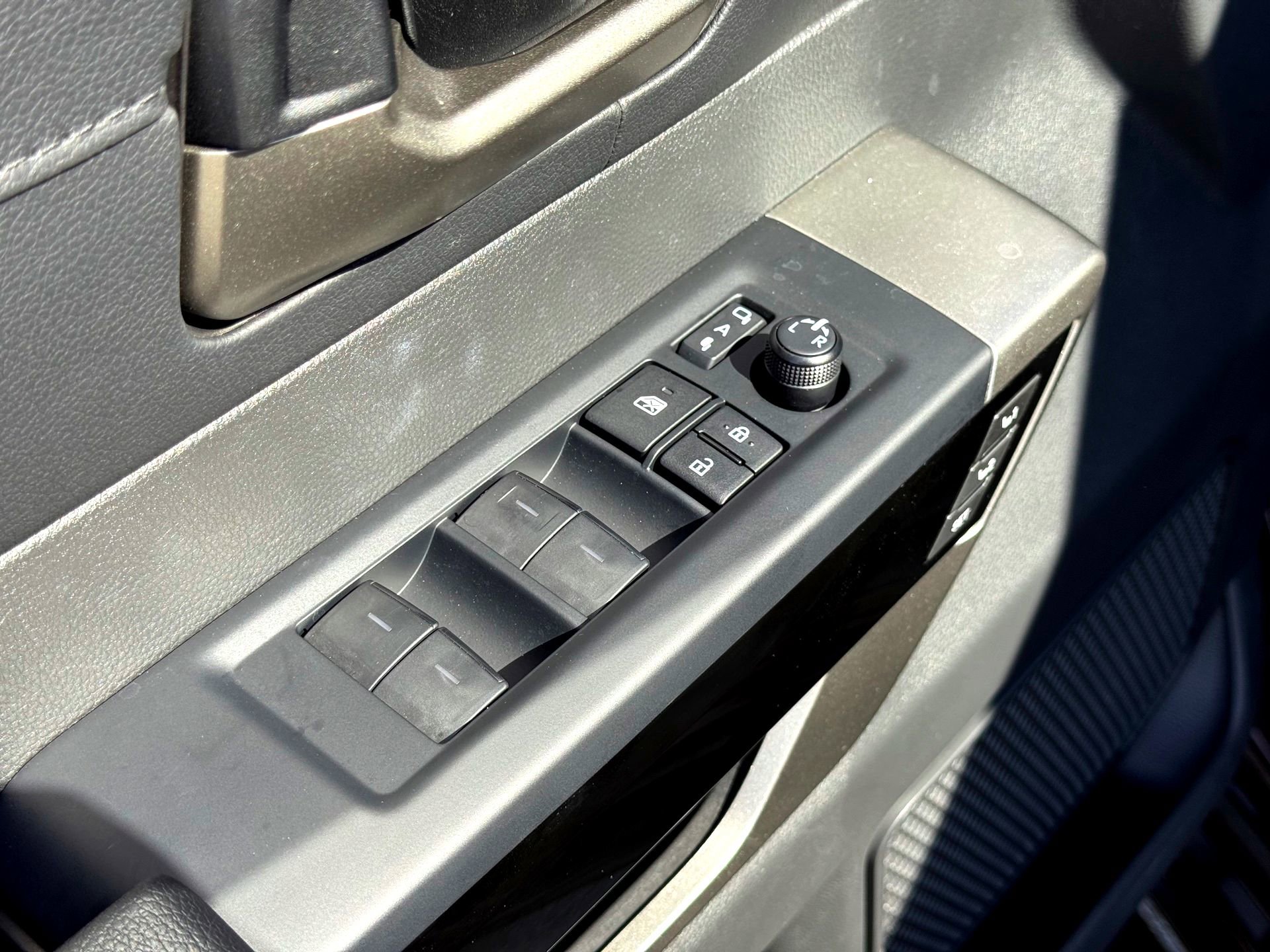 Used 2025 Toyota Tundra Limited image 17