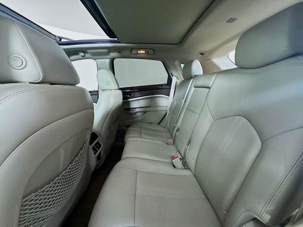 Used 2016 Cadillac SRX Luxury w/ Driver Awareness Package FWD image 31