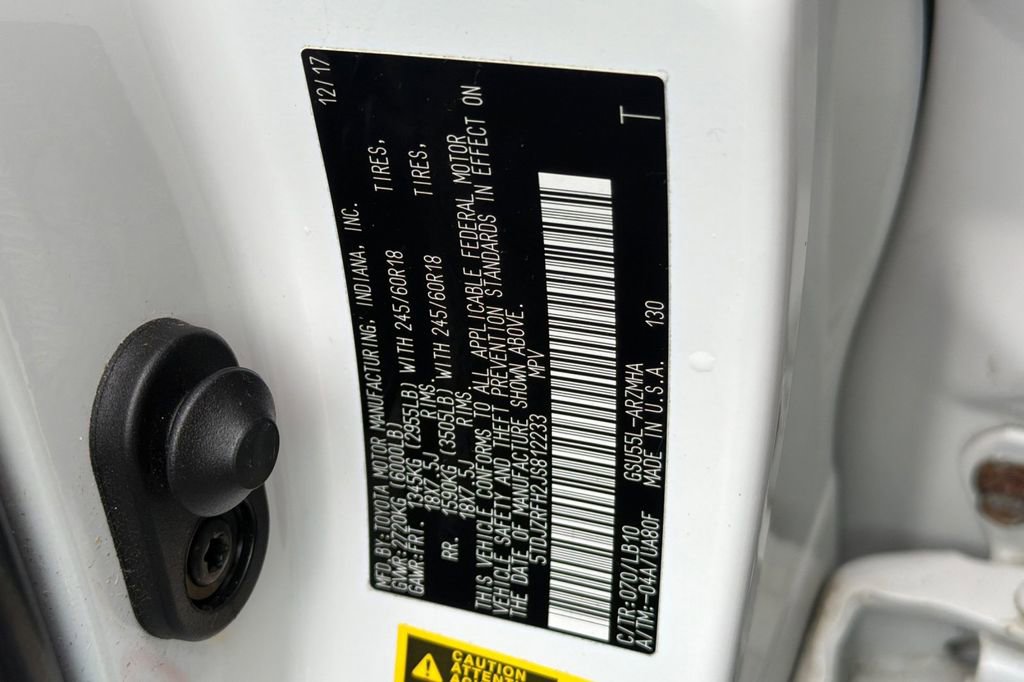 Used 2018 Toyota Highlander XLE image 29