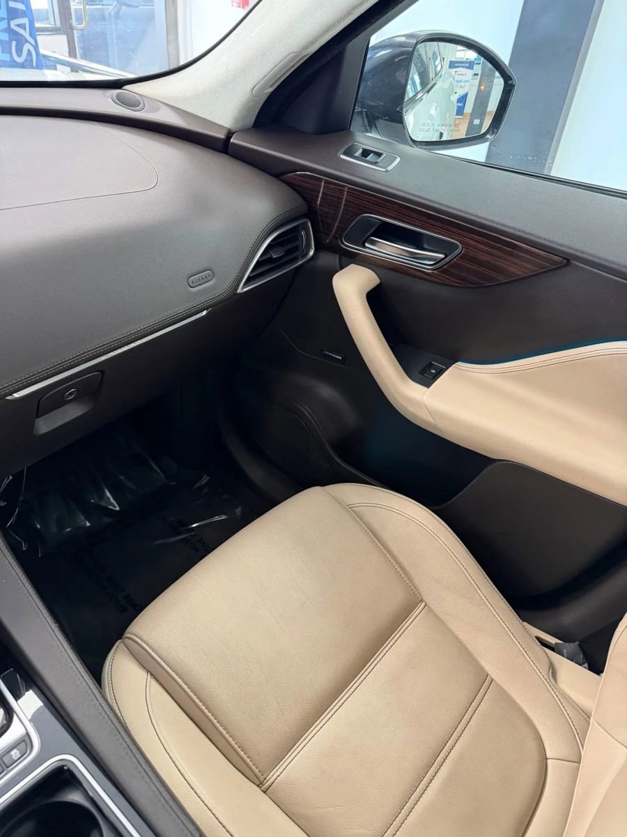 Used 2020 Jaguar F-PACE Prestige image 26