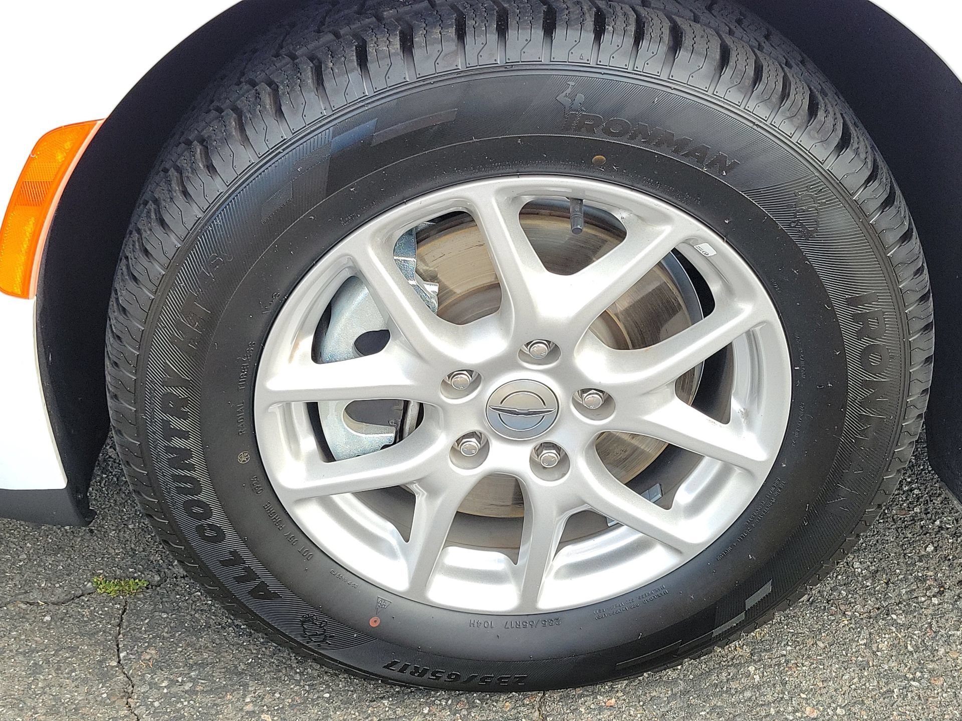 Certified 2024 Chrysler Pacifica Touring-L FWD image 5
