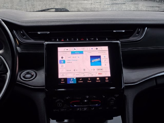 Used 2022 Jeep Grand Cherokee L Limited AWD/4WD image 22