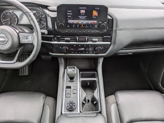 Used 2025 Nissan Pathfinder SL AWD/4WD image 37