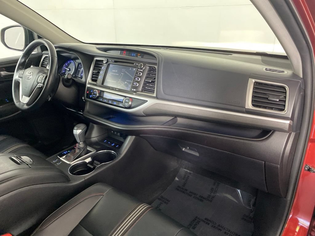 Used 2019 Toyota Highlander SE AWD/4WD image 35