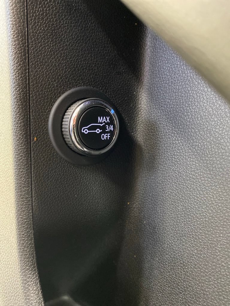 Used 2024 Cadillac XT6 Luxury w/ LPO, Floor Liner Package AWD/4WD image 33