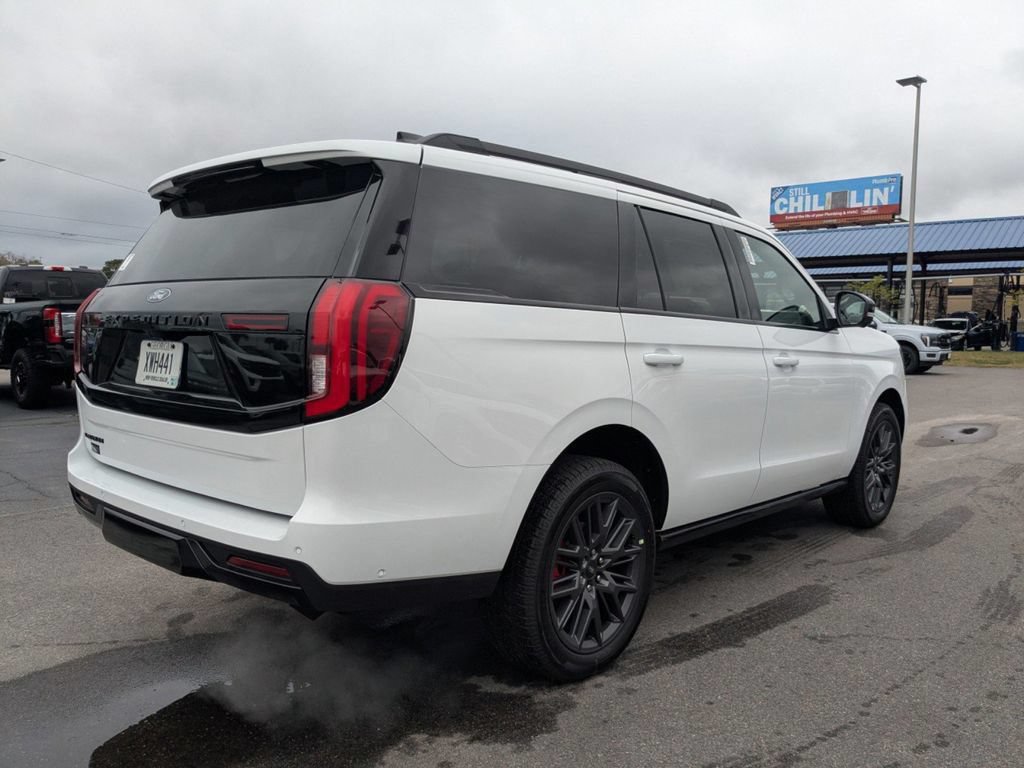 Used 2025 Ford Expedition Platinum w/ Stealth Performance Package AWD/4WD image 4