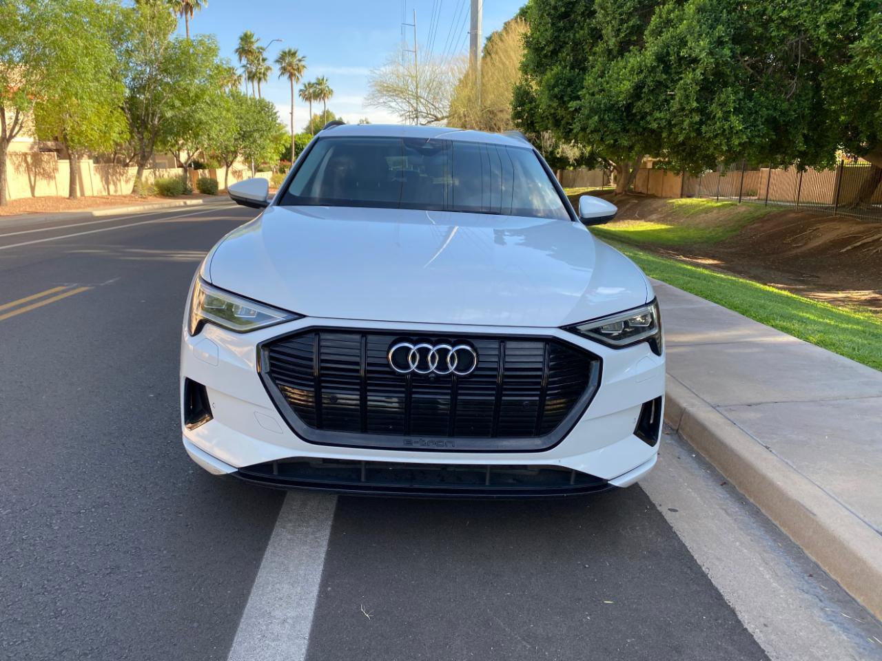 Used 2021 Audi e-tron Premium w/ Convenience Plus Package AWD/4WD image 3