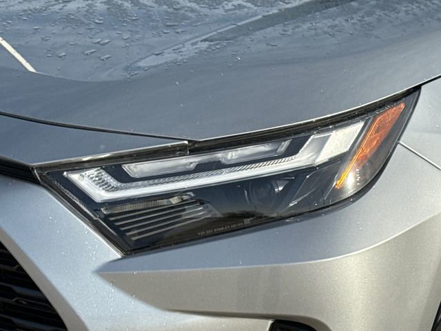 Used 2025 Toyota RAV4 SE w/ Convenience Package image 4