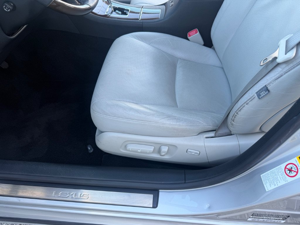 Used 2010 Lexus ES 350 w/ Preferred Accessory Package FWD image 17