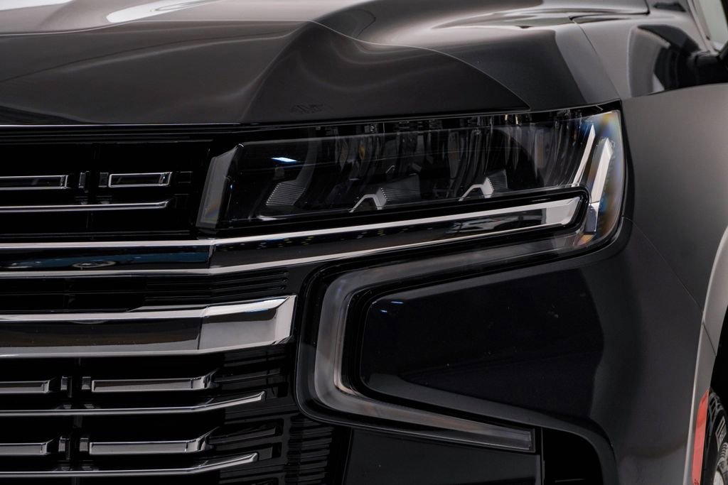 Used 2022 Chevrolet Suburban Premier w/ Premium Package AWD/4WD image 7
