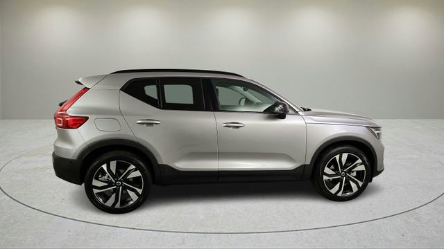 New 2026 Volvo XC40 B5 Ultra w/ Climate Package AWD/4WD image 3