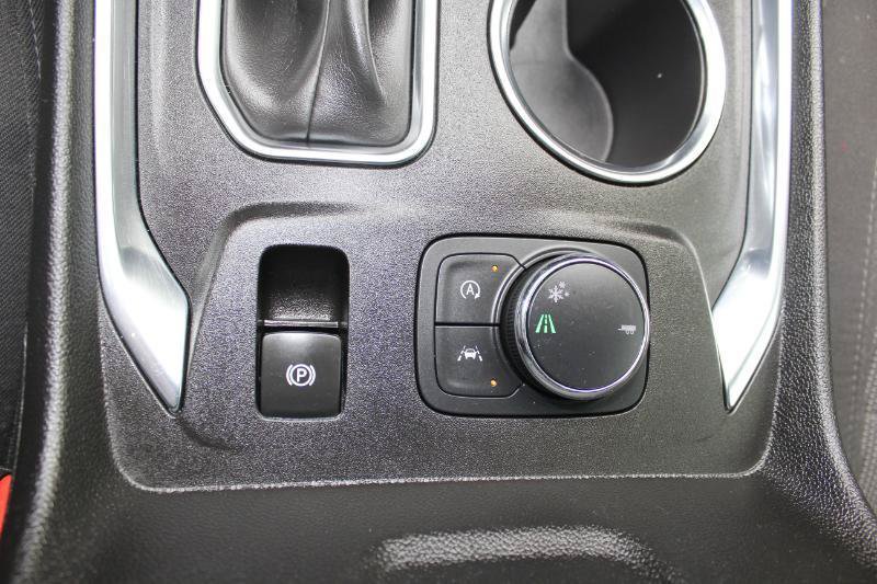 Used 2023 Chevrolet Traverse LT FWD image 32