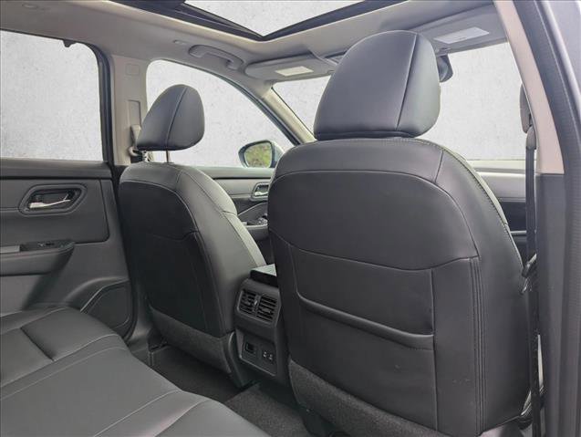 Used 2024 Nissan Rogue SL w/ SL Premium Package image 26