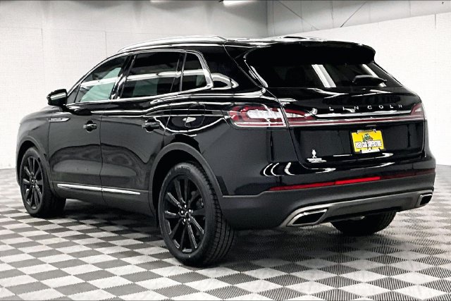 Used 2023 Lincoln Nautilus Reserve w/ Monochromatic Package FWD image 2
