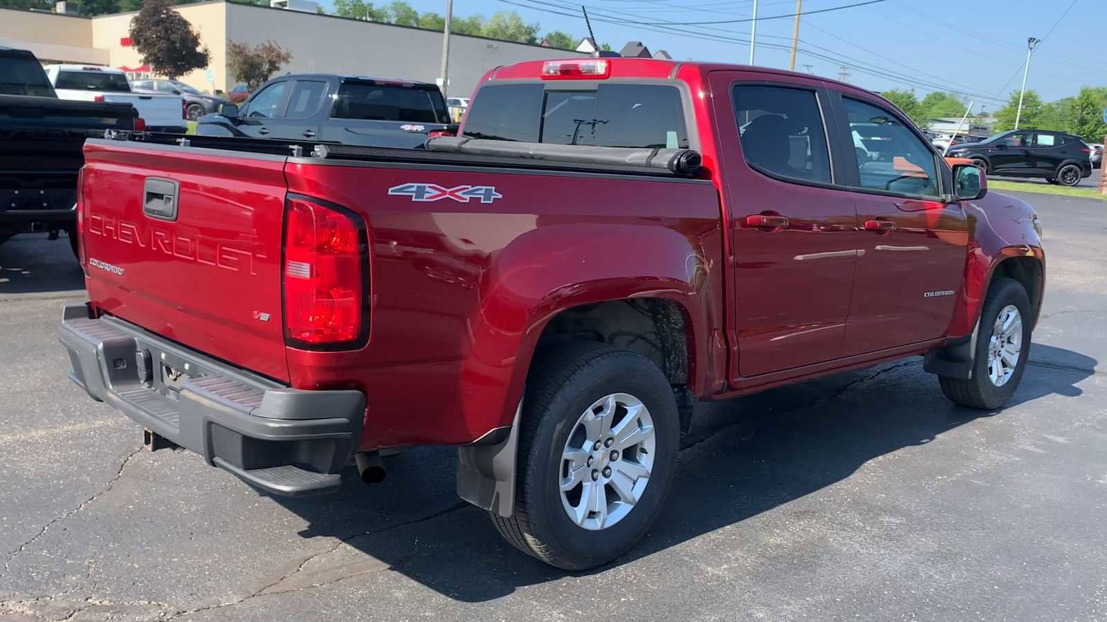 Used 2022 Chevrolet Colorado LT w/ LT Convenience Package AWD/4WD image 8