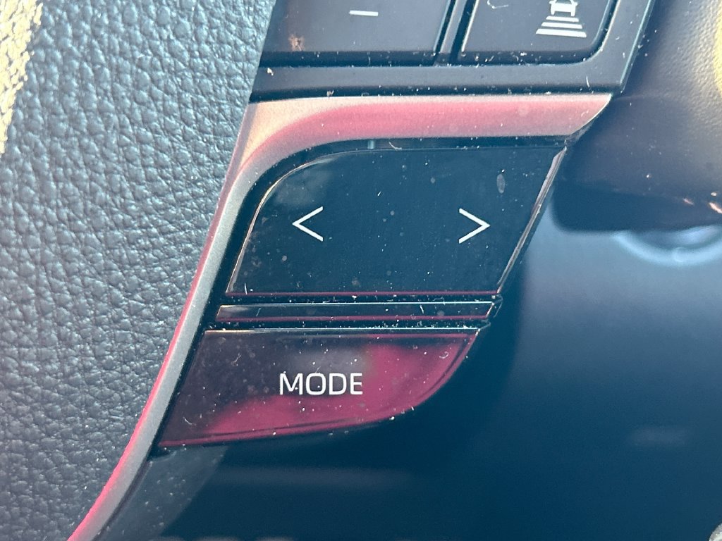 Used 2025 Toyota Camry SE FWD image 17