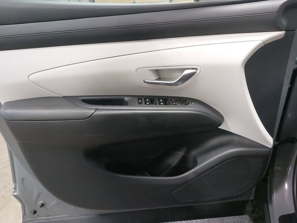 Certified 2025 Hyundai Tucson SE image 27