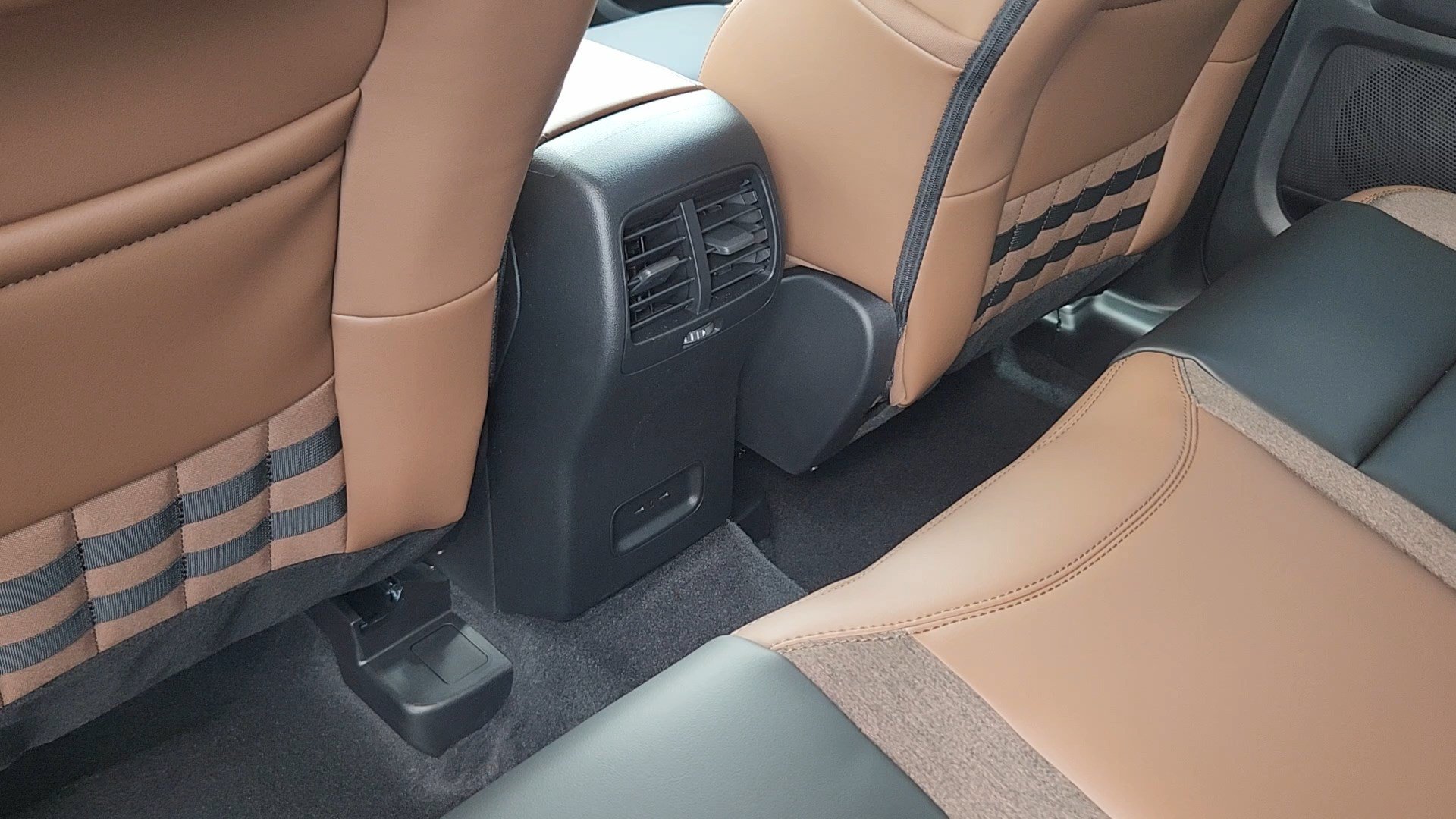 New 2026 Ford Bronco Sport Outer Banks w/ Outer Banks Tech Package+ AWD/4WD image 16