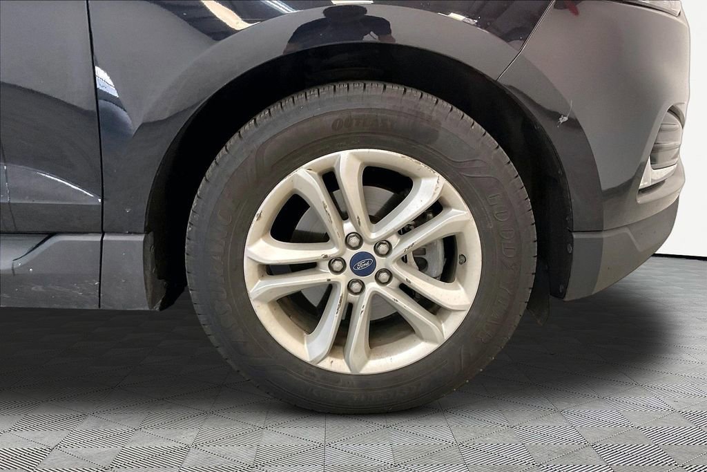 Used 2020 Ford Edge SEL w/ Cargo Accessory Package FWD image 32