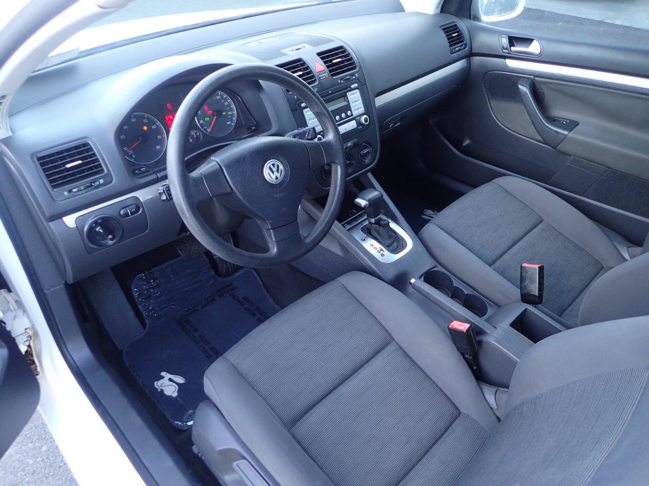 Used 2009 Volkswagen Rabbit S FWD image 9
