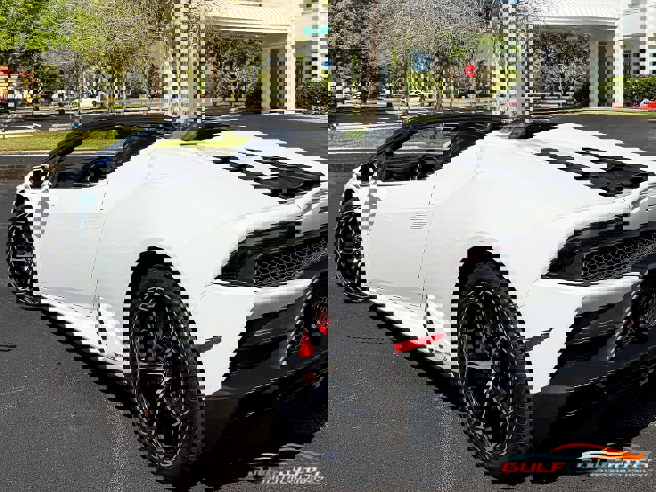 Used 2020 Lamborghini Huracan EVO image 48