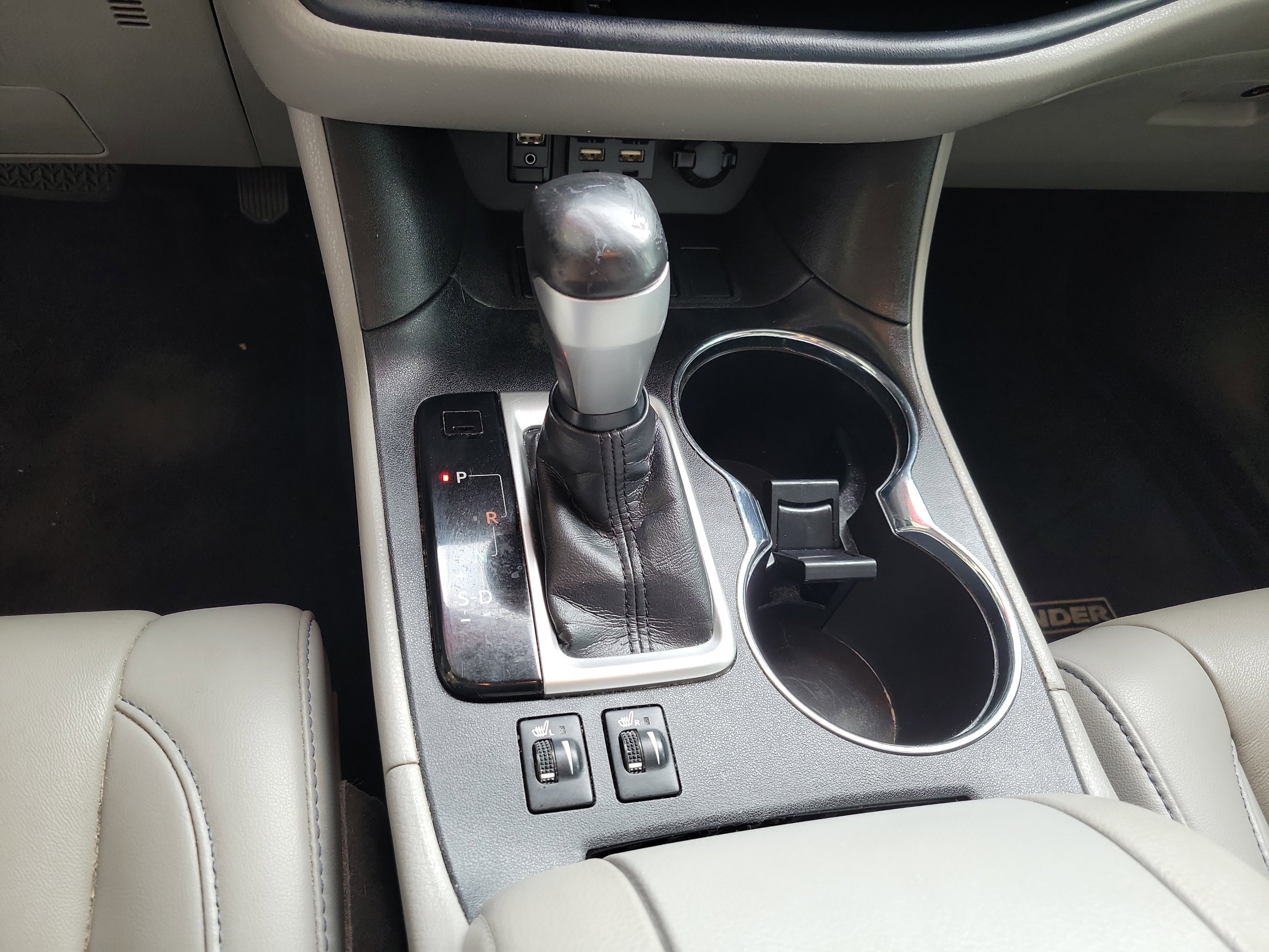 Used 2019 Toyota Highlander XLE image 25