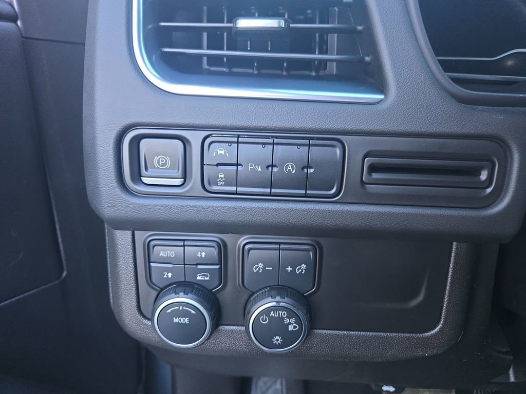 Used 2023 Chevrolet Suburban RST image 20