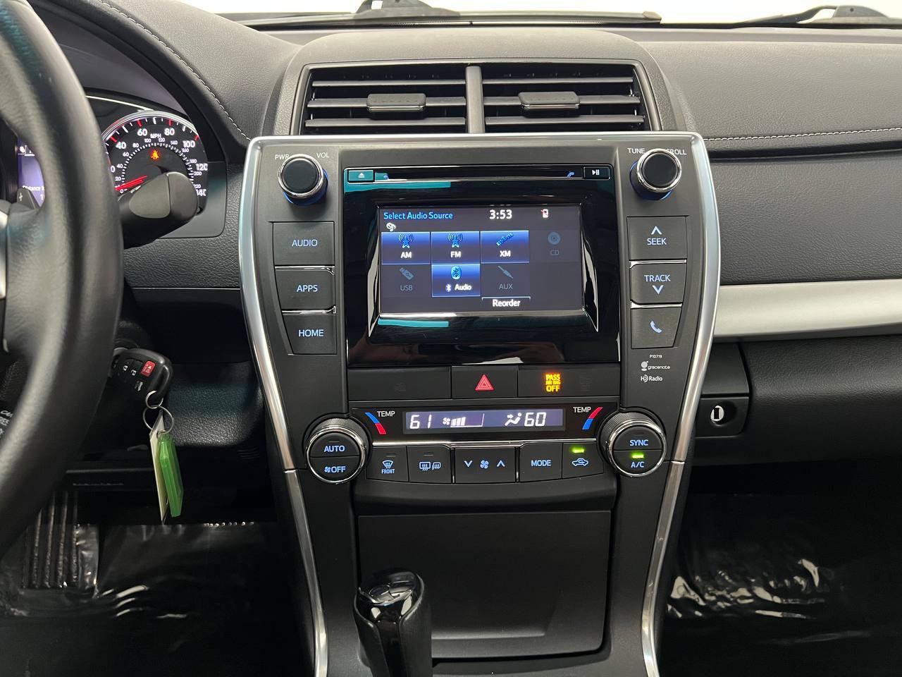 Used 2015 Toyota Camry XSE w/ Moonroof Package FWD image 19